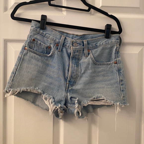 Levi's Pants - Levi’s light denim 501 shorts size 26